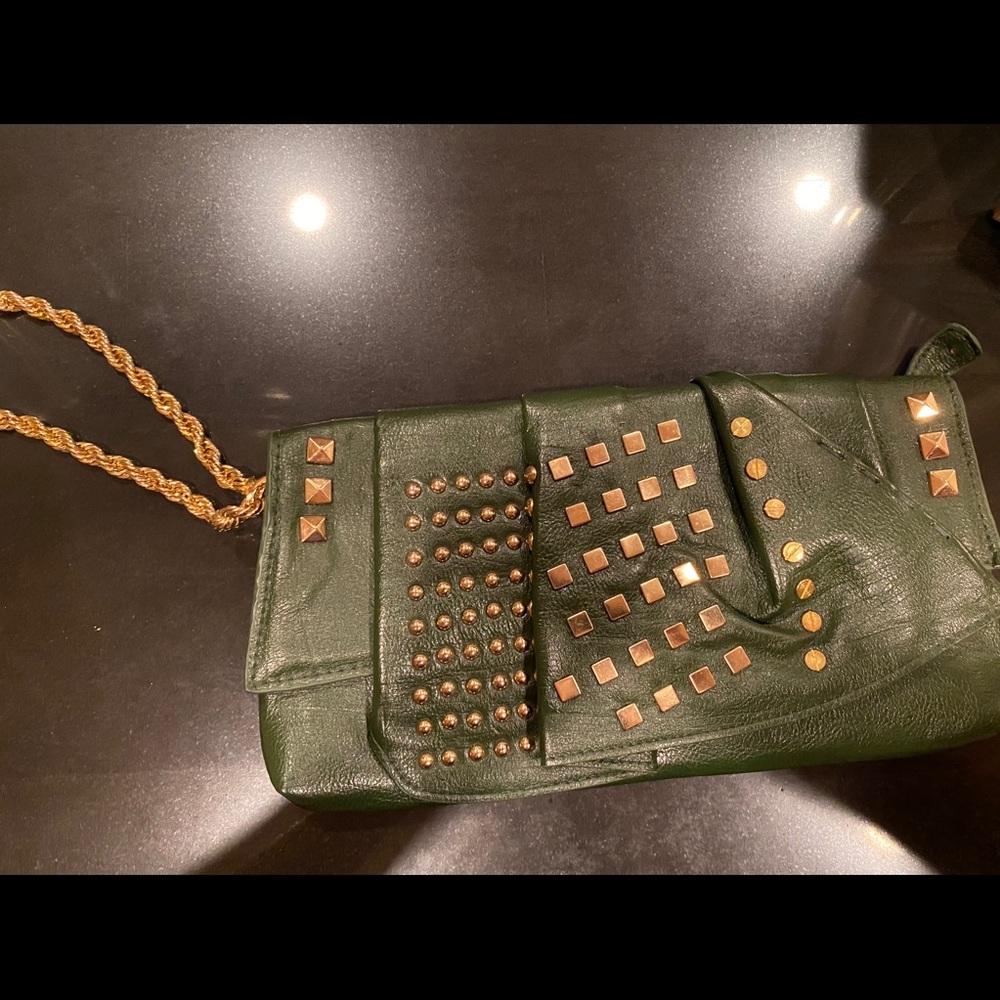 Jessica Simpson clutch